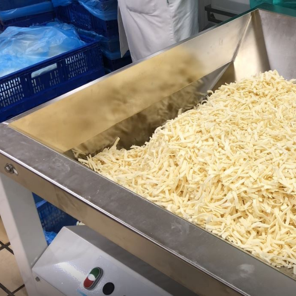 Canal de vibración para el queso mozzarella en juliana