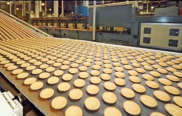 Powder or product recovery from production line in the confectionery industry