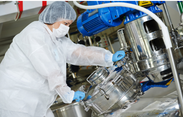 Loading and unloading of mixer in pharmaceutical industry with pneumatic conveyor